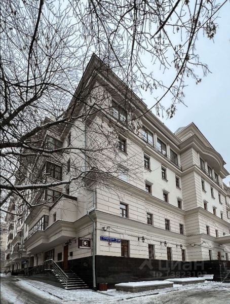 Living the high life: how senior military officers get upscale apartments in Russia