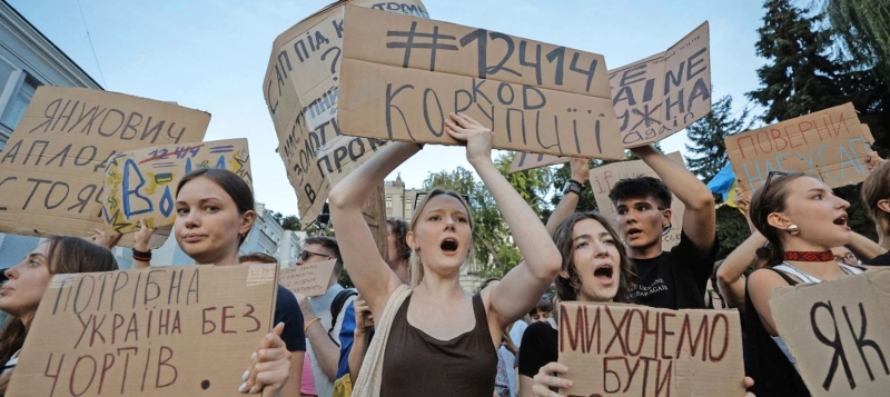 Bribes don’t wash away: Inside Zelensky’s squabble with Ukraine’s anti-corruption watchdogs
