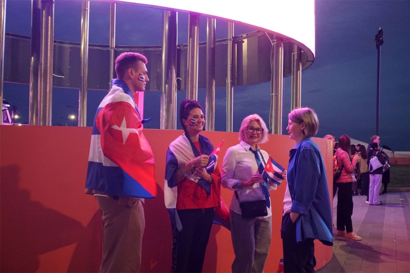 Fake foreigners, rent-a-crowds, and disappointed Z-fans: The Insider’s correspondent chronicles Russia’s Intervision flop