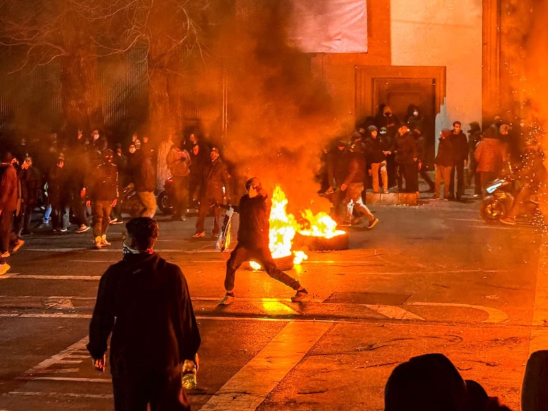 Abraham Lincoln vs. the Ayatollahs: Can the United States topple Iran’s regime, too?