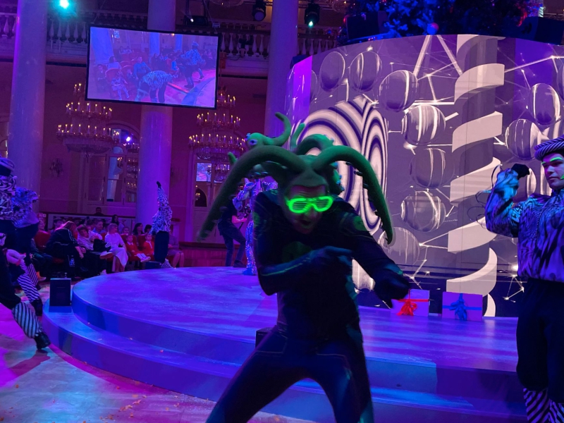 &ldquo;Ded Moroz is always Russian. He comes with a dagger to revive the USSR&rdquo;: The Insider attends Moscow&rsquo;s top New Year show for children